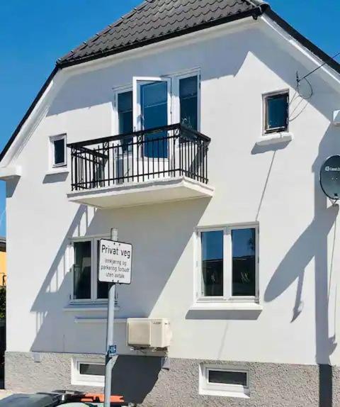Stort Hus I Porsgrunn Sentrum Med Gangavstand Til "Alt" & Gratis Parkering Til Flere Biler Exteriör bild